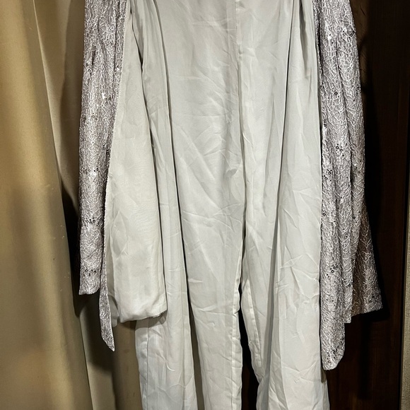 New three piece pant suit - Picture 4 of 4